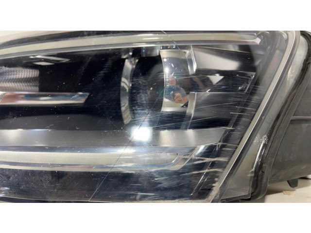 Передняя фара