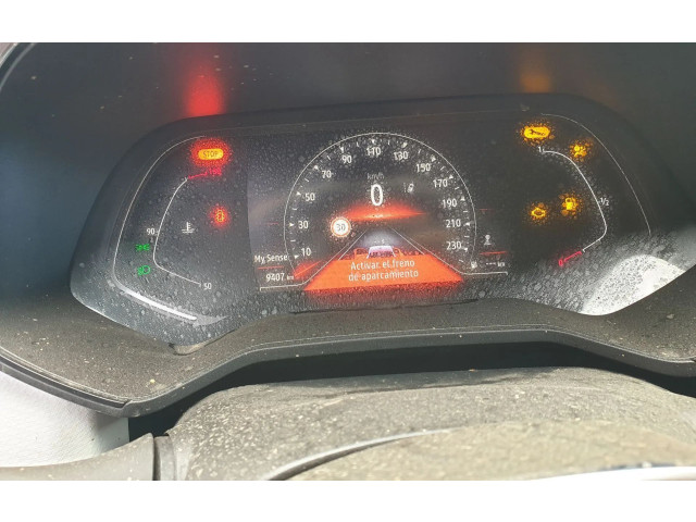 Панель приборов    Renault Clio V       