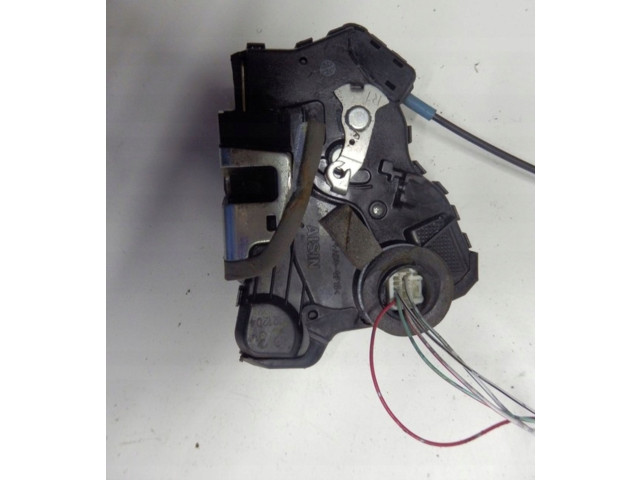 Zámek zadních dveří    Nissan Qashqai 2008