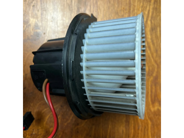 Вентилятор печки    V7771001, W204LL2   Mercedes-Benz E W212