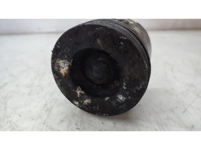 Píst Hyundai Santa Fe pro naftový motor 2.0 D4EB D4EB