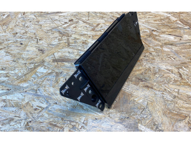 Радио/ проигрыватель CD/DVD / навигация