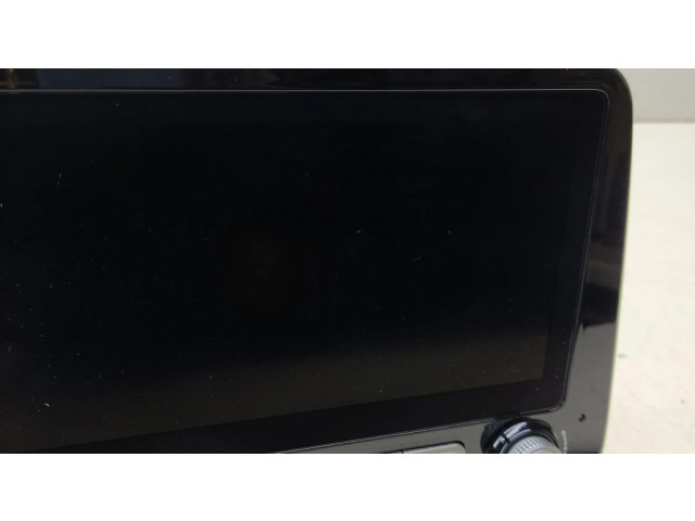 Радио/ проигрыватель CD/DVD / навигация