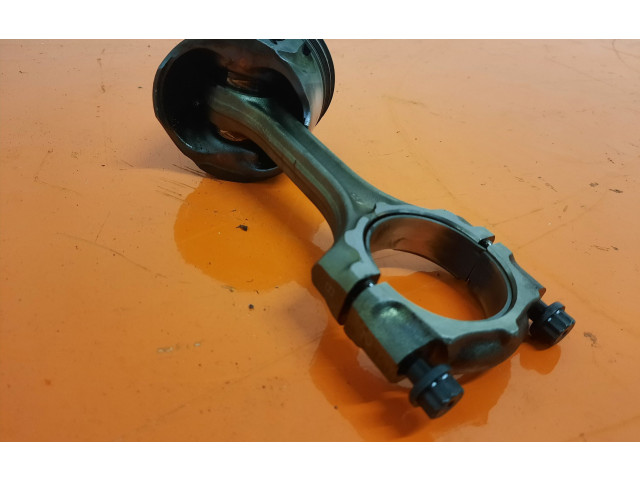 Поршень Volkswagen PASSAT B6