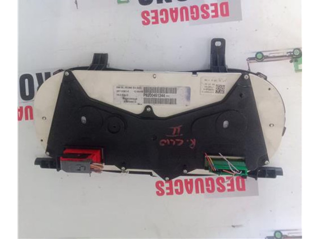 Панель приборов    Renault Clio II       