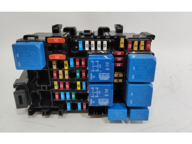 Блок предохранителей 63570069   Renault Clio II    