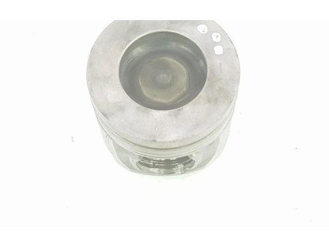 Píst 11257805329, 1111AA BMW 5 GT F07 pro naftový motor 3.0