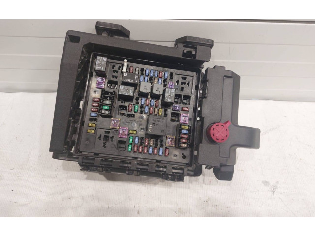 Pojistková skříňka 84847958 Chevrolet Camaro 2020