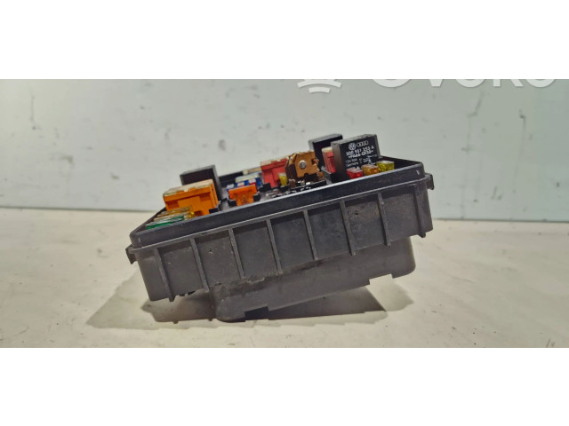 Блок предохранителей  1k0937124   Volkswagen Touran I    