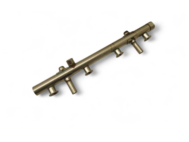 Топливная рампа 06K133317AB   Audi A5   для двигателя CYMC