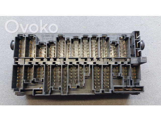 Блок предохранителей 357937039 Ford Galaxy