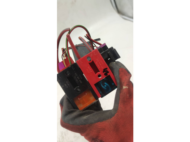 Блок предохранителей 8A0937530   Audi A6 S6 C5 4B    