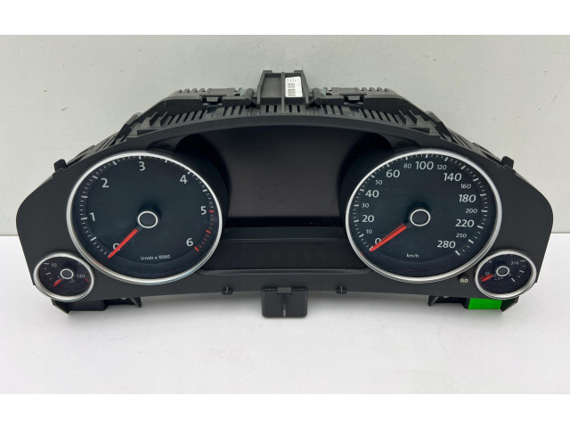 Přístrojová deska Volkswagen Touareg II 2014 7P6920880P