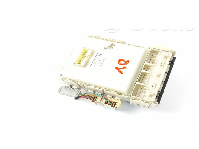 Pojistková skříňka Řídící jednotka BSM 8273052700 Toyota Yaris 2007