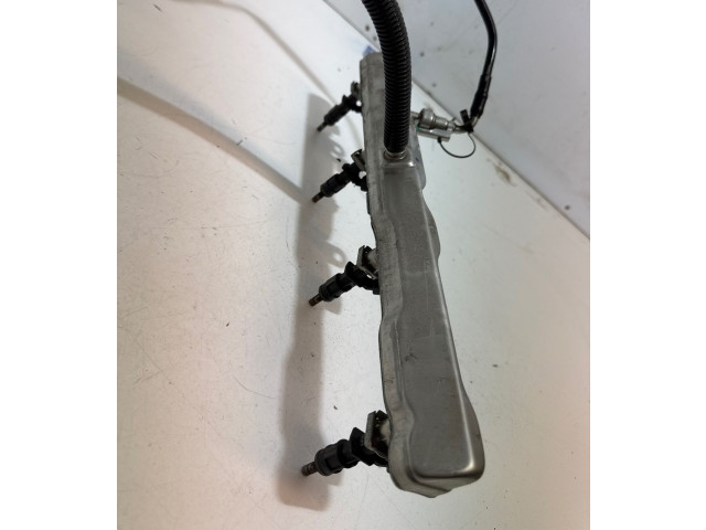 Топливная рампа 05281571AA   Ram 1500  