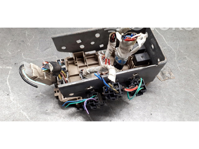 Pojistková skříňka jb200400 KIA Carnival 2010