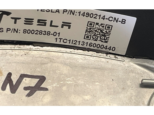 Руль Tesla Model 3 2017 - года 8002838, 1490214C