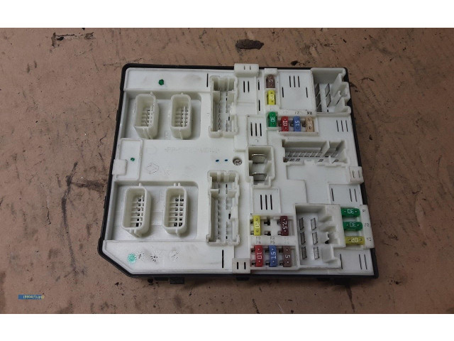 Блок предохранителей    Renault Scenic III -  Grand scenic III    