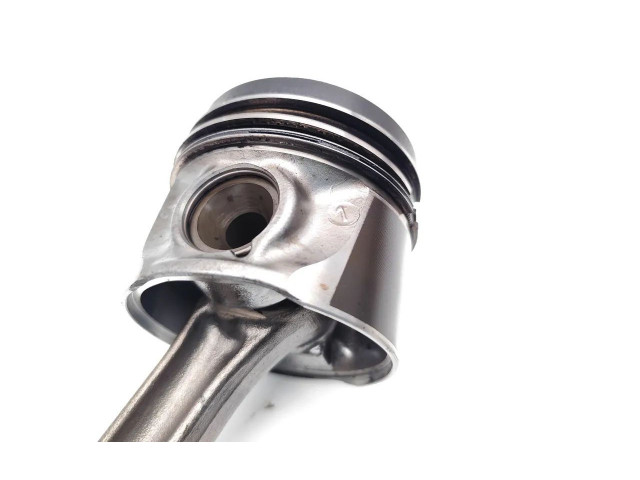  Поршень с шатуном CFWA CFWA  Skoda Fabia Mk2 (5J)  