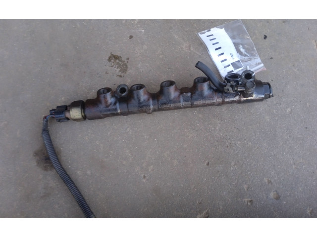 Топливная рампа Toyota Corolla Verso E121