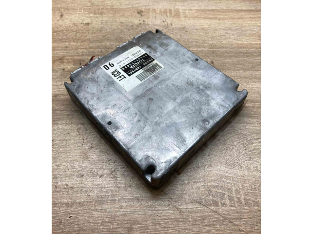 Блок управления двигателем Блок управления 8966113060, 1758005211 Toyota Corolla Verso E121