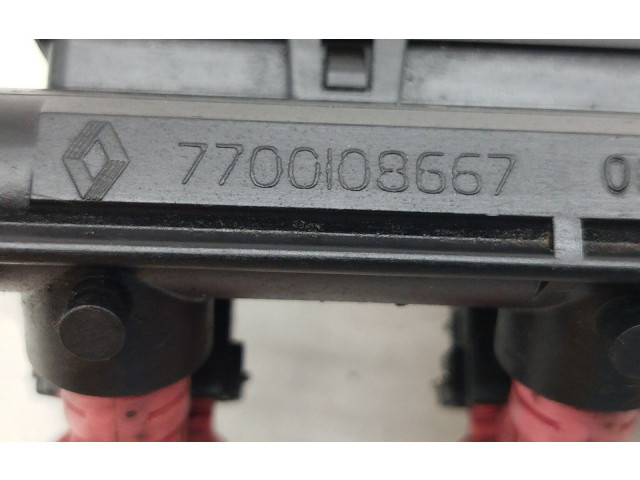 Топливная рампа 7700108667 Renault Clio II