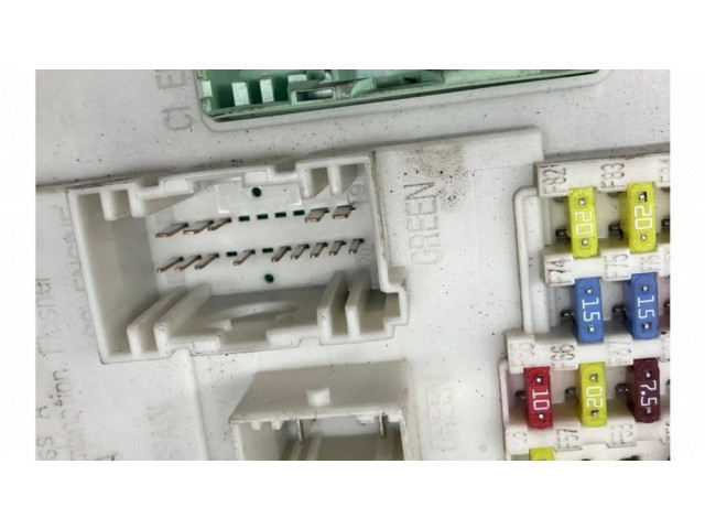 Блок предохранителей DV6T14A073DH, 885910097R   Ford Focus    