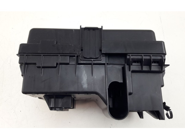   Pojistková skříňka 68478064AA, P68478064AA   Chrysler Pacifica 2019