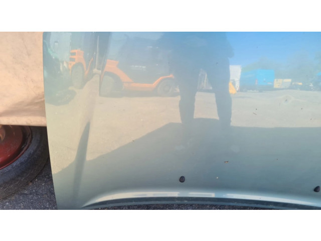 Капот двигателя