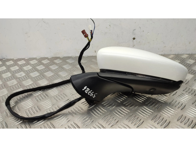 Зеркало электрическое левое Mazda 3 2019- года