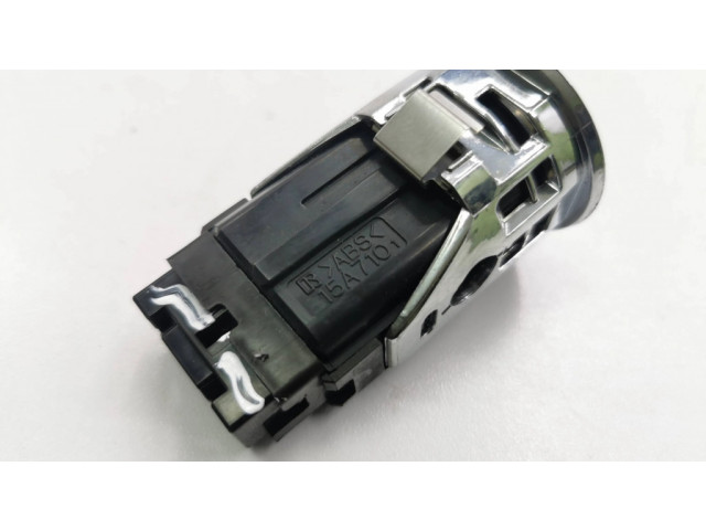 Включатель зажигания и стартера