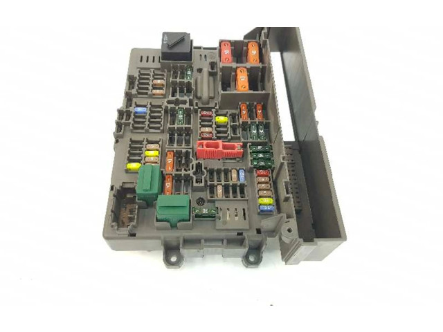 Pojistková skříňka 61149119445 BMW X1 E84 2011