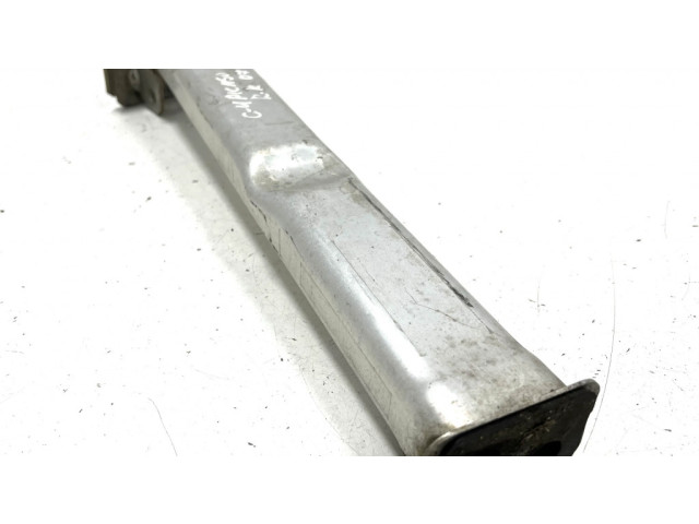 Другая часть передней ходовой части