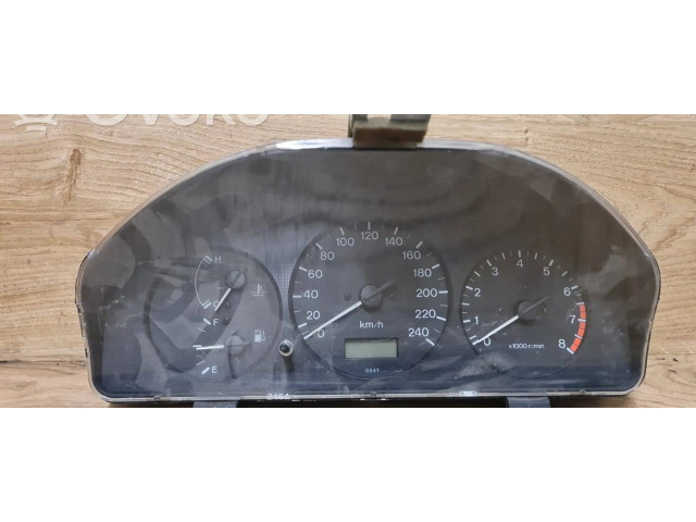 Панель приборов GE6WD Mazda 626