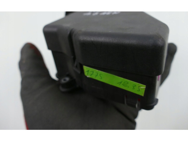 Блок предохранителей     Audi A3 S3 8L    