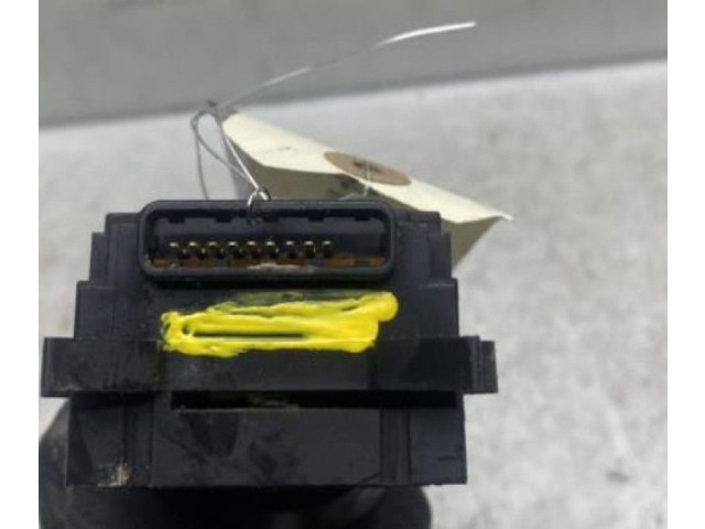 Ручка стеклоочистителей Mitsubishi L200