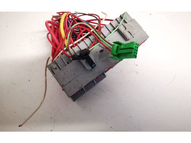 Блок предохранителей 8637669, 8637669 Volvo XC90