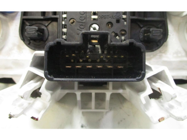 Блок управления климат-контролем 69837001 Renault Twingo II