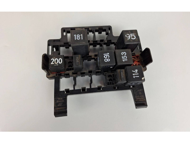 Блок предохранителей 6Q0972595A Skoda Fabia Mk1 (6Y)