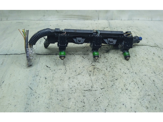 Топливная рампа 03E133320 Skoda Fabia Mk1 (6Y)