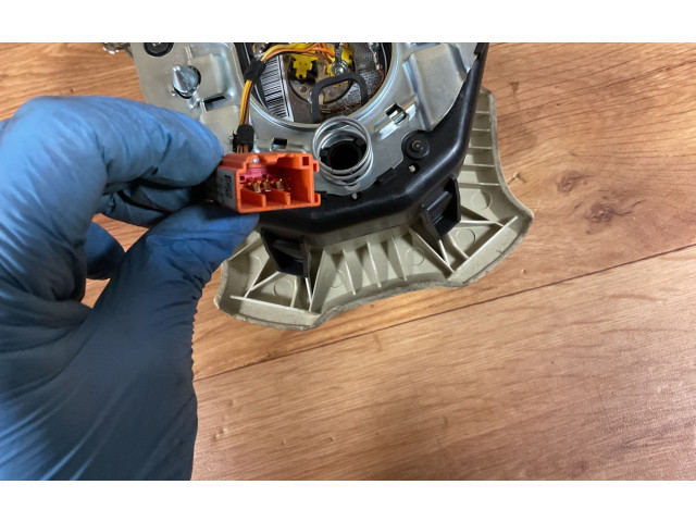 Подушка безопасности водителя SA55270100   Volvo V70