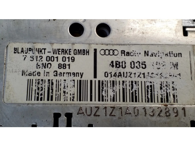 Радио/ проигрыватель CD/DVD / навигация