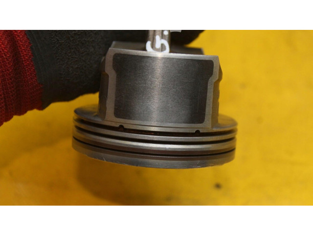 Поршень с шатуном Volkswagen Golf VI