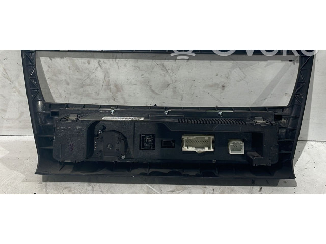 Блок управления климат-контролем    BMW X3 E83