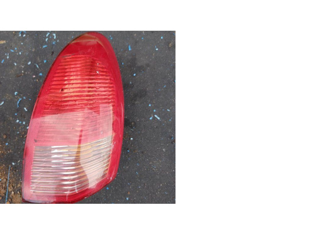 Задний фонарь в кузове