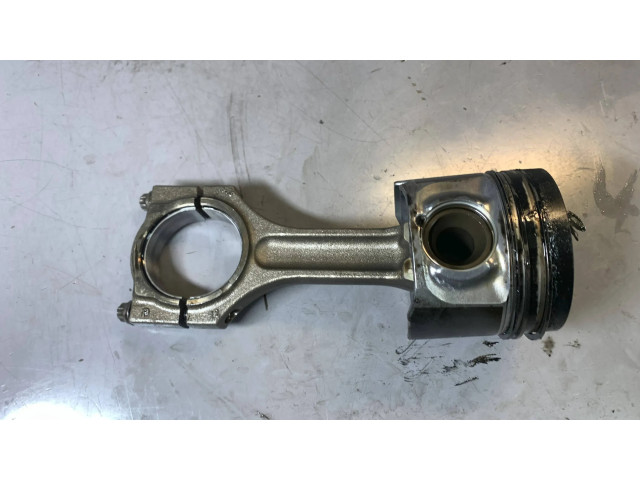 Píst 11248508023, 11257805329 BMW 7 F01 F02 F03 F04 pro naftový motor 3.0 N57 N57D30