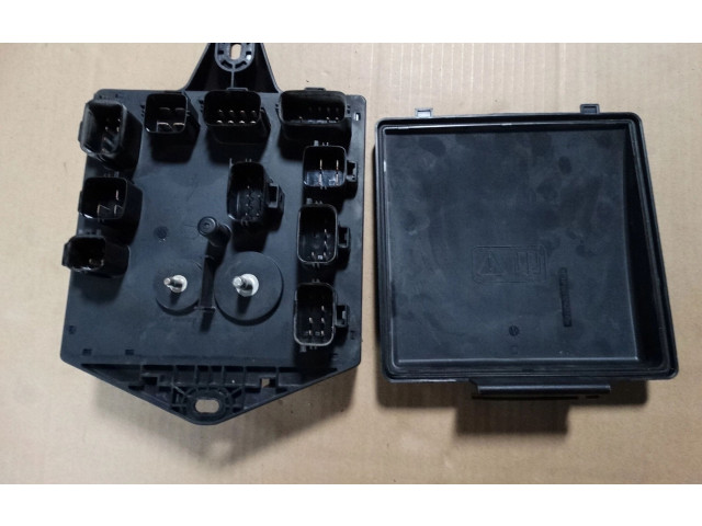 Блок предохранителей AW93-14A073-CDX351 Jaguar XJ X351