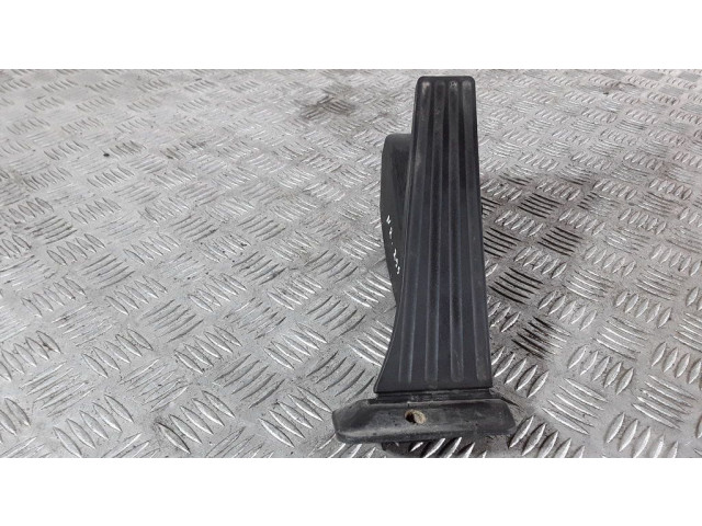 Педаль акселератора