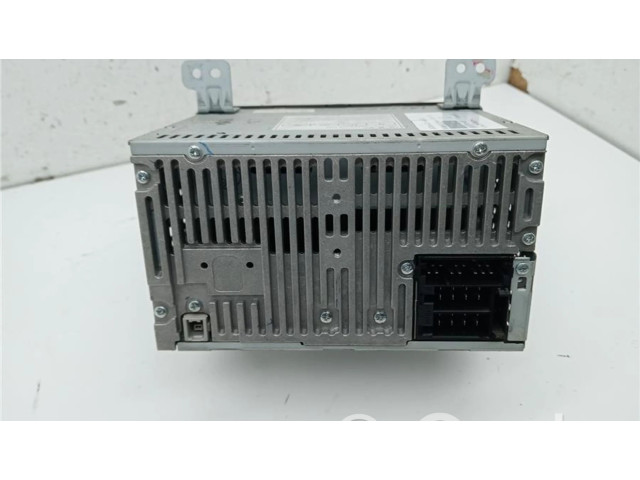 Радио/ проигрыватель CD/DVD / навигация