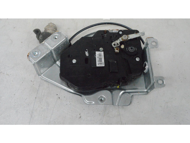 Zámek zadních dveří Volkswagen Caddy 2011